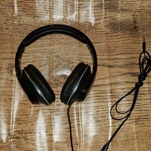 Marvel Black Panther headphones w/inline mic (New)